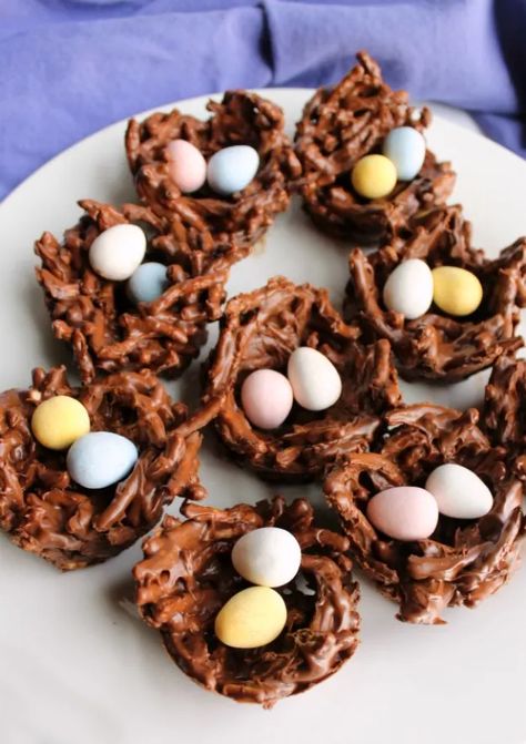 Cadbury Mini Egg Cookies, Easter Birds Nest, Birds Nest Cookies, Easter Egg Nest, Easy Easter Treats, Birds Nests, Easter Nests, Candy Egg, Cooking Chocolate