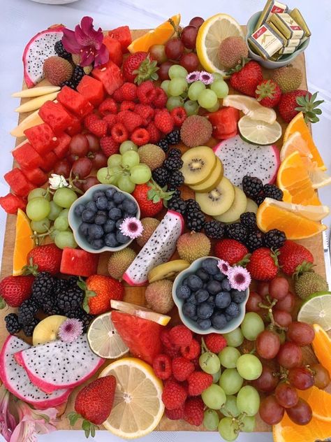 Summer Fruit Aesthetic, Body Health Tips, Delicious Salad Recipes, Fruit Buffet, Fruit Board, Fruit Aesthetic, Fruit Platter Designs, Charcuterie Inspiration, Board Charcuterie