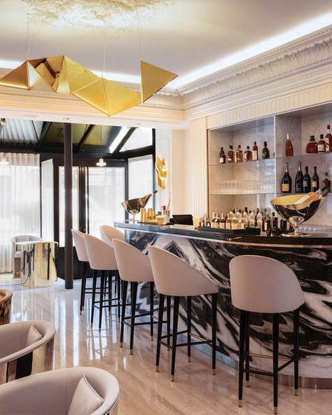 Hotel Bowmann's bar incredibly designed with our Nessa counter stools. Semi Classic Furniture, Hostess Stand, Country Club Plaza, Design Palette, Wall Cladding, Table Tops, Luxury Interior Design, Interior Design Projects, Luxury Interior