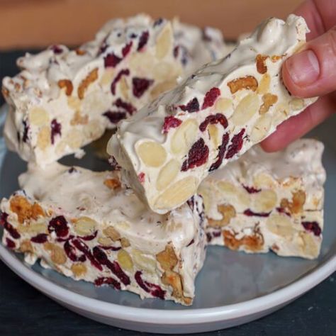 Pistachio Nougat Recipe, Almond Nougat Recipe, Nougat Recipe, Toffee Bark, Homemade Pumpkin Spice Latte, Homemade Cheesecake, Toasted Walnuts, Homemade Pumpkin, Roasted Almonds