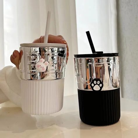 Coffee Flask, Mug With Straw, Homemade Tea, Thermos Flask, Pretty Mugs, Glass Coffee Cups, Tea And Coffee, Milk Cup, Coffee Milk