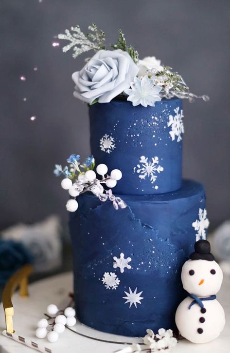 Winter Cake Ideas, Winter Birthday Cake, Cakes Pretty, Cake Winter, Blue Winter Wedding, Birthday Cake Decorating Ideas, Big Wedding Cakes, Christmas Cake Designs, Winter Wedding Cake