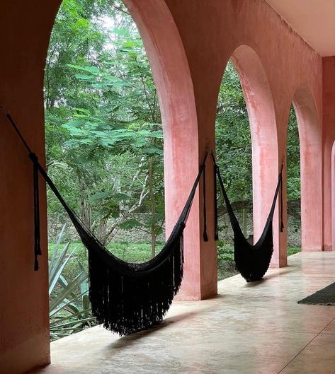 Lucy St George (@lucystgeorge) • Instagram photos and videos Mayan Decor, Mexican Boho Decor, Mexican Hammock, Garden Gate Ideas, Hammock Design, Mexican Villa, Modern Mexican Home Decor, Modern Mexican Home, Mexican Boho