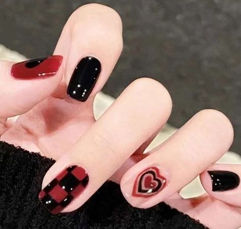 Black Acrylic Nails Ideas Short, Tomboy Nails Ideas, Red And Black Nails Short, Gothic Valentines Nails, Red Black Nails, Ballerina Acrylic Nails, Nails Short Square, Nails Glossy, Black Acrylic Nails