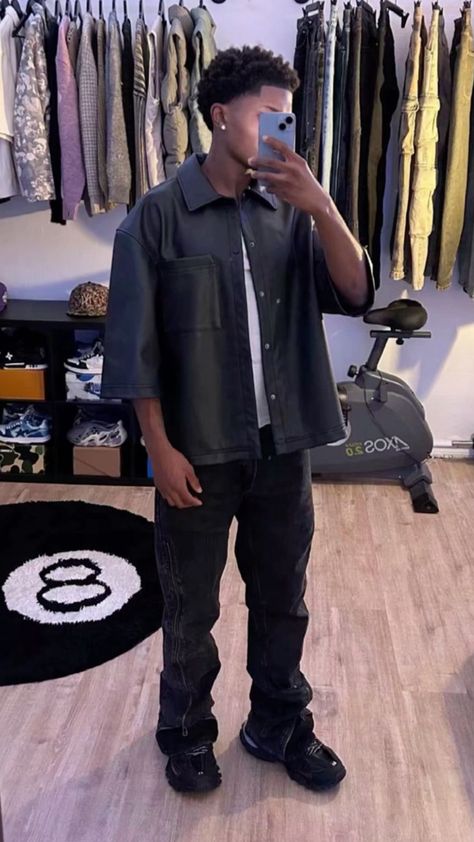 Balenciaga Track Outfit, Look Hip Hop, Fits For Men, Track Outfits, Black Men Fashion Casual, Drip Outfit Men, Classy Outfits Men, Outfit Streetwear, Black Men Street Fashion