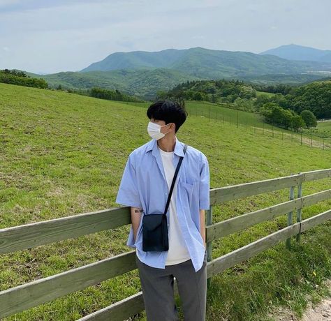 Boy Korean Outfit, K Fashion Men, Streetwear Men Outfits Summer, Boys Outfits Summer, Korean Boy Fashion, Men Poses Photography, Korean Boy Outfit, Korean Summer Outfits Men, Korean Boy Aesthetic