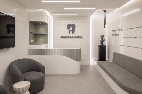 Hospitaprime Polyclinic – İpek Baycan Architects Healthcare Clinic Design, Hair Transplant Clinic Interior Design, Clinic Entrance Design, Dental Clinic Design Ideas, Dental Clinic Interior Design Modern, Dentist Clinic Interior Design, Dental Architecture, Dental Clinic Reception Design, Dental Clinic Reception