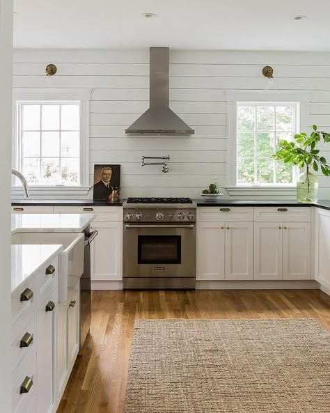 Kitchen with Horizontal Shiplap Backsplash, Cottage, Kitchen Tile Alternatives, Random Decorations, Kitchen Expansion, Shiplap Kitchen, Farmhouse Kitchen Backsplash, Tiles Backsplash, House Flip, Shiplap Backsplash, Home Design Diy