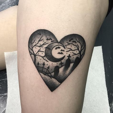 1,805 Likes, 9 Comments - Angelo Parente (@angeloparente) on Instagram: “#graveyard #heart #blackcaskettattoo” Graveyard Tattoo, E.t Tattoo, Halloween Tattoo Ideas, Tattoo Heart, Scary Tattoos, Creepy Tattoos, Spooky Tattoos, Tattoos Skull, Halloween Tattoo