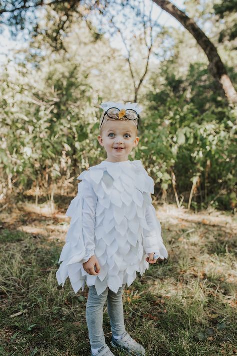 Merricks Art: An easy DIY Hedwig costume for kids Diy Snow Owl Costume, Kids Owl Costume Diy, Snowy Owl Halloween Costume, Hedwig Owl Costume, Diy Owl Costume Kids, Owl Diy Costume, Harry Potter Owl Costume, Hedwig Costume Diy, Diy Hedwig Costume