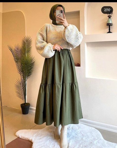 Green Skirt Outfits, Green Dress Outfit, Modest Winter Outfits, Outfits Muslim, Stylish Outfits Casual, Long Skirt Outfits, Muslim Outfits Casual, Muslim Fashion Hijab Outfits, Modest Dresses Casual