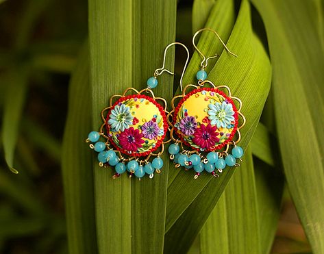 Silk Earrings, Clay Embroidery, Sunny Garden, Polymer Clay Flower Jewelry, Ideas Embroidery, Mexican Embroidery, New Embroidery, Embroidery Diy, Mixed Media Jewelry