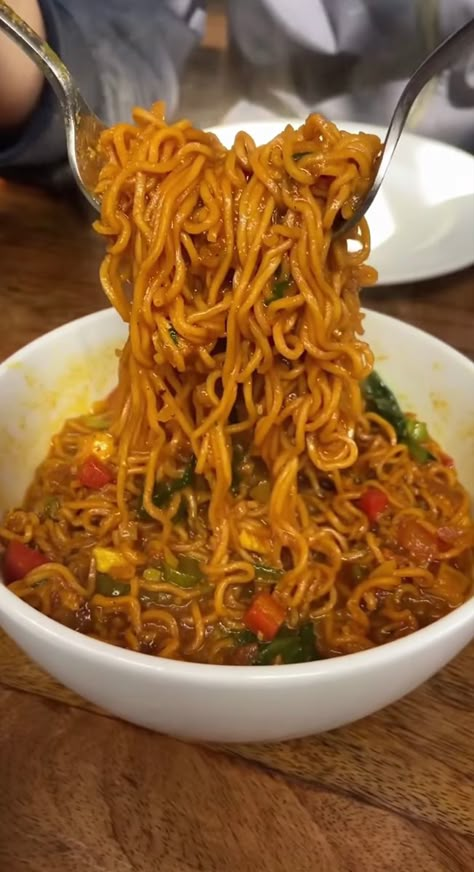 Therapy Aesthetic, Maggi Noodles, Indian Fast Food, Chopped Vegetables, Food Captions, Tastemade Recipes, Healthy Food Inspiration, Vegetarian Snacks Recipes, Tasty Recipes Videos