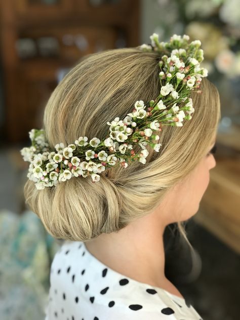 Flower Crown Updo, Blonde Highlighted Hair, Fresh Flower Crown, Wax Flower Crown, Kids Gowns, Wedding Hairdos, Crown Hairstyle, Deer Wreath, Regency Wedding