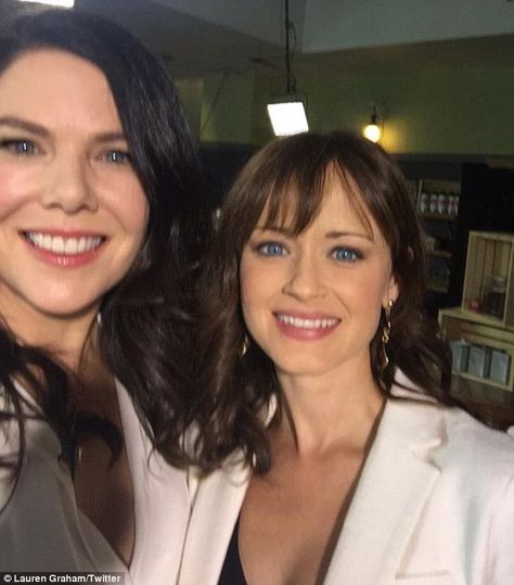 Gilmore Girls Reunion, Gilmore Girls Cast, Oy With The Poodles Already, Oy With The Poodles, The Gilmore, Lauren Graham, Gilmore Girl, Alexis Bledel, Lorelai Gilmore