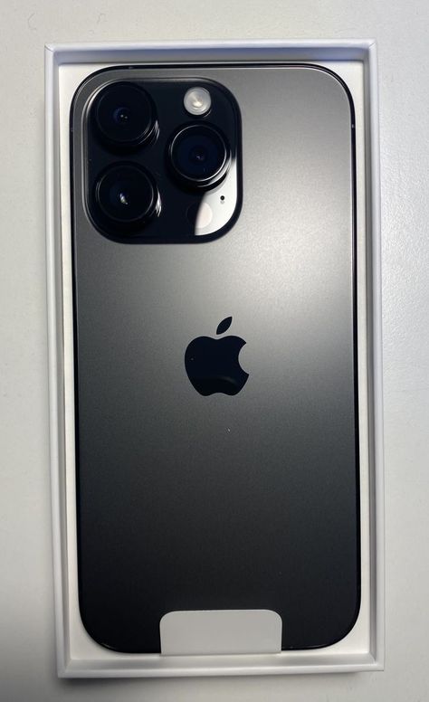 Pro Black Aesthetic, Ps5 In Box, Iphone Lifestyle, Dream Phone, Ipad Pro Wallpaper, All Apple Products, Apple Headphone, Giveaway Gifts, Iphone Obsession