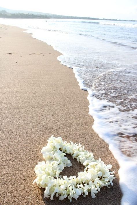 Beach Vows | Get Inspired To Renew Your Vows in Paradise | PreOwned Wedding Dresses Mother Love, Beach Wedding Inspiration, I Love The Beach, Hawaiian Wedding, Maui Weddings, The Sand, Beach Life, Wallpaper Iphone, At The Beach