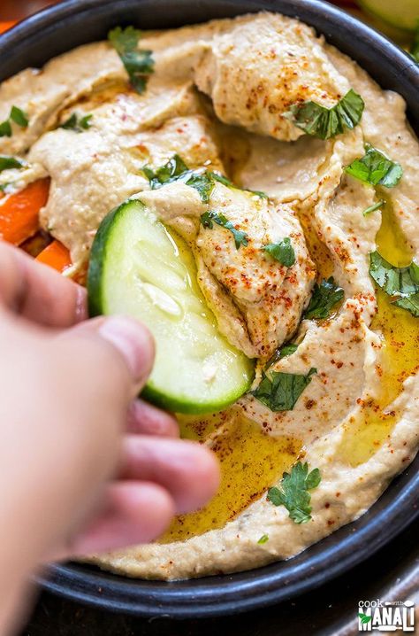 Baba Ganoush is a popular Middle Eastern eggplant dip. Enjoy it with fresh… Easy Baba Ganoush Recipe, Creamy Hummus Recipe, Best Hummus Recipe, Babaganoush Recipe, Easy Hummus Recipe, Creamy Hummus, Hummus Recipe Homemade, Healthy Afternoon Snacks, Creamy Recipes