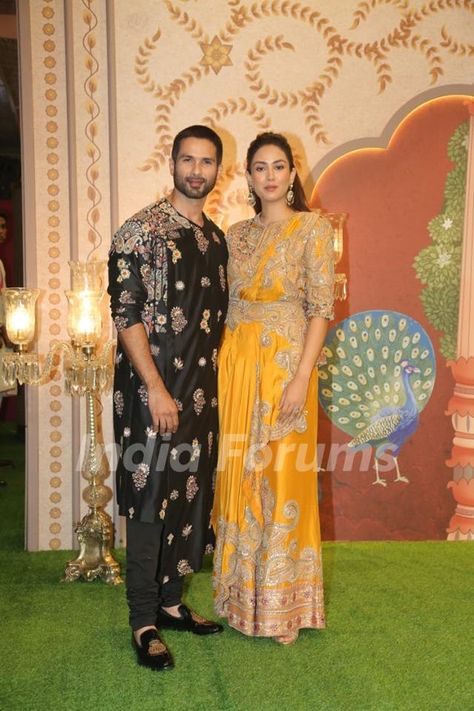 Shahid Kapoor and Mira Rajput Kapoor attend Anant Ambani and Radhika Merchant's Ashirwad Ceremony Meera Rajput, Shahid Kapoor And Mira Rajput, Anant Ambani, Mira Rajput, New Television, Shahid Kapoor, Celebrity News Gossip, Sony Tv, Mens Fashion Smart