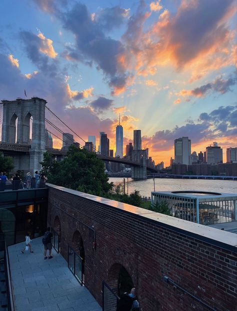 Nyc Lifestyle, Nyc Summer, Nyc Aesthetic, Nyc Life, Sunset Summer, New York Life, Pretty Landscapes, City Vibe, Pretty Sky