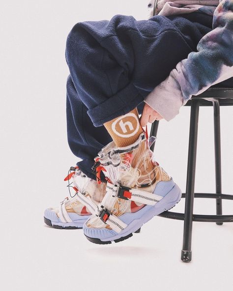 Highsnobiety Sneakers #HSKicks on Instagram: “@makeshiftstudiony overhauls the Mars Yard Overshoe with a clear cover. ��⁠ ⁠ 📷: @arab_lincoln #hskicks” Saucony Sneaker, Lincoln, Mars, Yard, Mens Outfits, Sneakers, On Instagram, Instagram