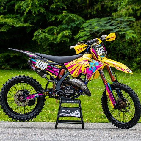 A #199 Suzuki can only belong to one guy 👍 Here’s @racerxonline’s most recent Garage Build, a 2003 #RM125 with the RM Restyle Kit 🔥Swipe to… Suzuki Motocross, Suzuki Dirt Bikes, Custom Dirt Bike, Adventure Bike Motorcycles, Garage Build, Cool Dirt Bikes, Image Moto, Motorcross Bike, Pretty Bike