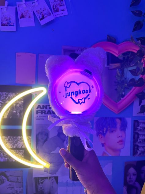 Kpop Lightstick Decoration, Bts Lightstick Decoration, Lightstick Decoration, Bts Lightstick, Pop Decor, Baddie Things, Jungkook And Jimin, Bts Bomb, Light Stick