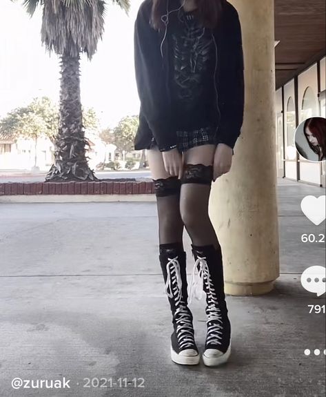 Knee High Converse Outfit Emo, Converse Boots Outfit, Sleaze Outfit, Fem Grunge, Knee High Converse Outfit, Black Grunge Outfit, High Converse Outfit, Pink Converse Outfit, Rich Wardrobe