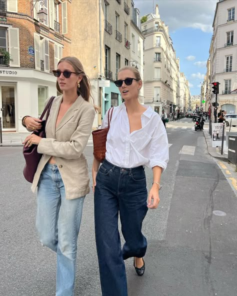 from a rainy Saturday afternoon | Instagram Cecilie Moosgaard, Style Wide Leg Jeans, Model Looks, Amazing Outfits, French Chic, Models Off Duty, Look Here, 가을 패션, Minimalist Outfit