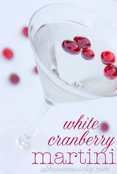 2 oz. White Cranberry Juice 1 oz Gin or Vodka {I prefer gin but choose whichever one you like best!} A few frozen cranberries (Makes 1 serving) White Cranberry Martini, Winter White Cosmo, Easy Martini, Cosmo Martini, Cranberry Martini, Holiday Martinis, White Cosmo, White Cranberry Juice, Frozen Cranberries