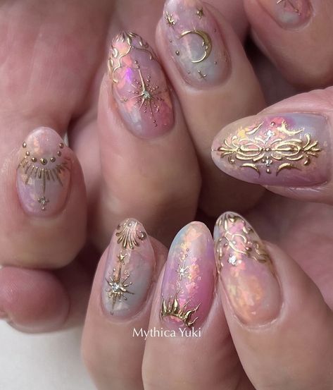 Gold Moon Nail Art, Sailor Moon Nail Art Design, Ethereal Nail Art, Glinda Inspired Nails, Sailor Moon Inspired Nails, Amethyst Nails, Celestial Nail Art, Ethereal Nails, Grad Nails