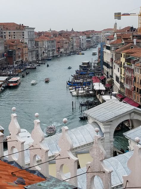 A visit to the T Fondaco dei Tedeschi would not be complete without a visit to the Rooftop Terrace which features an overwhelming view of Venice. This magnificent place gives the T Fondaco a picture-perfect finish to its astounding transformation into Venice's new cultural and commercial epicenter. Visits are absolutely free of charge, but are limited to 15 minutes each. The maximum capacity of the Terrace is 80 people. So, I highly suggest that you make a reservation beforehand. Italy Trip, Grand Canal, The Terrace, Rooftop Terrace, Travel And Tourism, Italy Travel, 15 Minutes, Picture Perfect, Venice