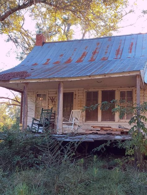 South Aesthetic Deep, 1930s Southern Aesthetic, Deep South Gothic Aesthetic, Appalachian Grandma Aesthetic, Poor Southern Aesthetic, Hillbilly Aesthetic, Ranch House Aesthetic, Small Southern Homes, Appalachian Aesthetic