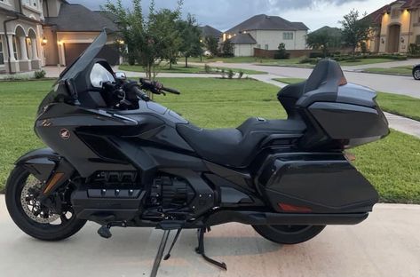 Black Scooter, Indian Motorcycle Scout, Honda Goldwing, Honda (motorcycle), Indian Motorcycle, Custom Motorcycles, Cars And Motorcycles, Matte Black, Bmw