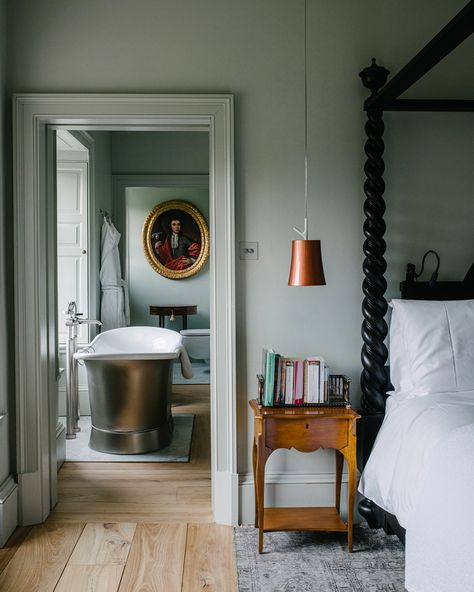 Britain's Buzziest Design, From Fashion to Furniture – Frederic Magazine Eclectic Home Decor Ideas, Victorian Vanity, Scandinavian Home Decor, Chippendale Chairs, Eclectic Home Decor, Country House Design, Indoor Outdoor Pool, Country House Hotels, Simple Aesthetic