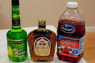 washington apple cocktail, crown royal whisky, sour apple pucker, cranberry juice, george washington cocktail Washington Apple Drink, Apple Pucker Drinks, Washington Apple Shot, Apple Cocktail Recipes, Apple Shots, Sour Apple Pucker, Crown Royal Drinks, Crown Apple, Apple Pucker