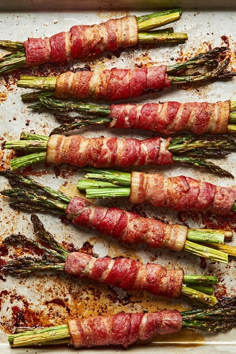 Thanksgiving Recipes Asparagus, Christmas Asparagus Recipes, Asparagus Recipes Bacon Wrapped, Asparagus Wrapped In Bacon In Oven, Bacon Wrapped Asparagus With Brown Sugar, Thanksgiving Sides Low Carb, Baked Bacon Wrapped Asparagus, Oven Baked Bacon Wrapped Asparagus, Procuitto Wrapped Asparagus Recipes