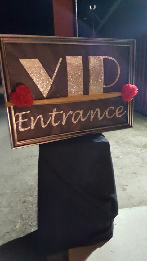 Vip Photo Backdrop, Hollywood Hoco Decorations, Vip Event Decor, Vip Decoration Ideas, Vip Party Decorations, Vip Theme Party, Vip Birthday Party Ideas, Red Carpet Homecoming Theme, Red Carpet Centerpiece Ideas