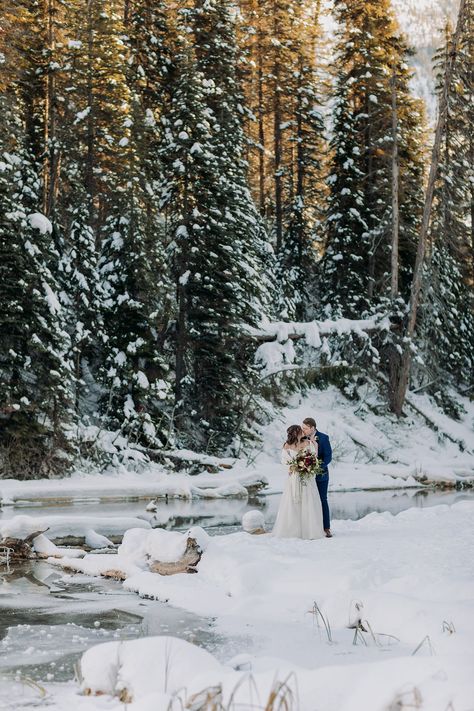 Snow Mountain Wedding, Winter Wedding Pictures, Elopment Ideas, Mountains In Winter, Snowy Elopement, Emerald Lake Lodge, Winter Mountain Wedding, Winter Wedding Photography, Kitty Chen