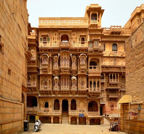 An overview of Rajasthani architecture - RTF | Rethinking The Future Rajasthani Architecture, Online Architecture, Ancient Indian Architecture, Mughal Architecture, Summer Palace, Architecture Collage, Visit India, Architectural Section, Jaisalmer