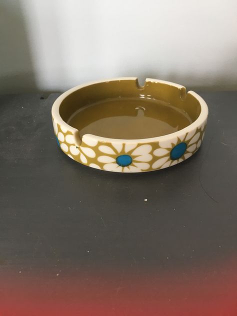 Ceramics Ashtray Pottery, Ashtray Ceramic, Ashtray Ceramic Design, Ceramic Ashtray, Ceramic Ashtray Handmade, Funky Ashtrays, Artsy Ashtray, Retro Ashtray, 70s Ashtray