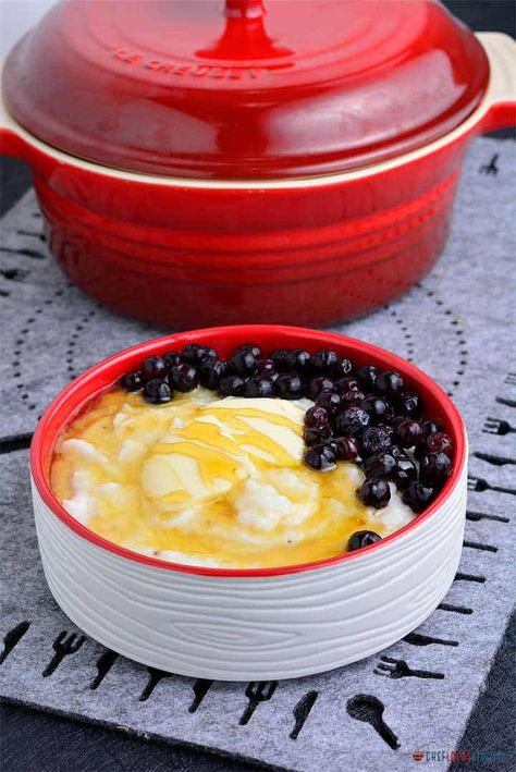 Sweet, Creamy Breakfast Grits - A Southern staple! Sweet Grits Recipe, Sweet Grits, Grits Recipe Breakfast, Breakfast Grits, Grits Breakfast, Instant Grits, Classic Savory, How To Cook Grits, Southern Breakfast