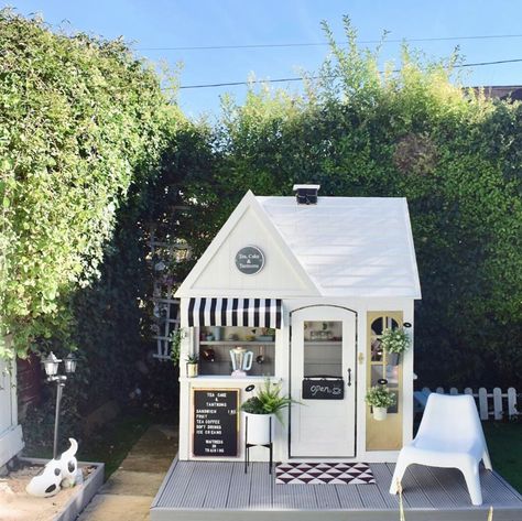 Ｌｕｃｙ  Ｈａｍｉｌｔｏｎ on Instagram: “Tea, Cake & Tantrums 🏡☕️ love this little dog in the sand! - - -  #playhouse #cubbyreno #cubbyhack #playhouse #di_kidz #cubby #diy #cute…” Coffee Shop Playhouse, Decorating Inside Playhouse Ideas, Playhouse Decorating Ideas Interior, Backyard Discovery Playhouse Makeover, Playhouse Cafe, Costco Playhouse, Cute Playhouse, Cubby Diy, Diy Cubby