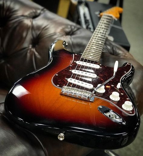 Black Stratocaster Aesthetic, Pin Terest, Electric Guitar Stratocaster Black, Sunburst Stratocaster, Guitar Images, Squier Affinity Stratocaster, Fender Stratocaster Sunburst, Guitar Drawing, Sunburst Telecaster