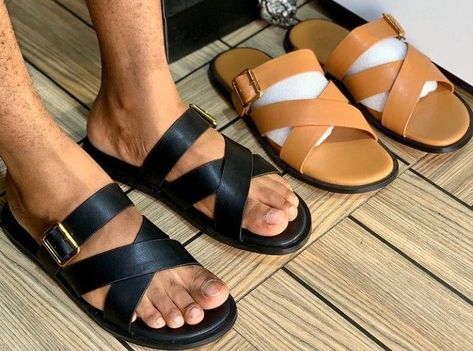 Leather Slippers For Men Handmade, Classy Shoes Flats, Men Leather Sandals Fashion, Mens Dress Shoes Guide, Best Sandals For Men, Slippers Outfit, Mens Sandals Fashion, Gents Shoes, Leather Slippers For Men