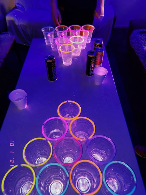 Nightclub Photos, Disturbing Pictures, 18th Party Ideas, 17. Geburtstag, 18th Birthday Party Themes, Sweet Sixteen Birthday Party Ideas, Glow Birthday Party, 17th Birthday Ideas, 21st Bday Ideas