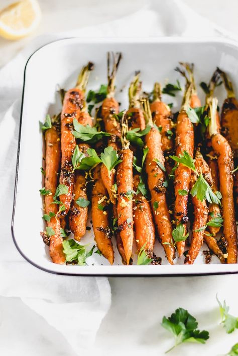 Honey Za’atar Roasted Carrots Carrot Candy, Veggie Mains, Honey Carrots, Roasted Carrots Recipe, Honey Roasted Carrots, Healthy Side Dish, Sweet Potato Wedges, Za Atar, Fingerling Potatoes