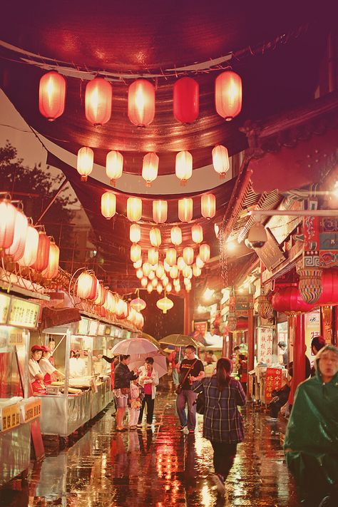 Chinese Market, Asian Market, Chongqing, British Airways, Night Market, China Travel, Ancient Architecture, Chinese Culture, Many People