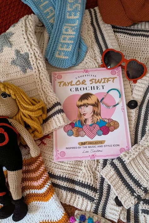 Unofficial Taylor Swift Crochet Book - Lee Sartori - CocoCrochetLee Taylor Swift Blanket, Taylor Swift Crochet, Marly Bird, Crochet Book, Crochet Sweaters, Crochet Cardigan Pattern, Crochet Books, Crochet Creations, Newsboy Cap