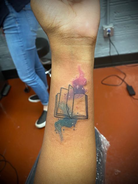 Watercolor Tattoos On Dark Skin, Watercolor Tattoo Dark Skin, Color Tattoo Brown Skin, Color Tattoos On Black Women, Colored Tattoos On Black People, Purple Tattoo On Dark Skin, Black People Tattoos Dark Skin, Watercolor Book Tattoo, Tattoos Brown Skin